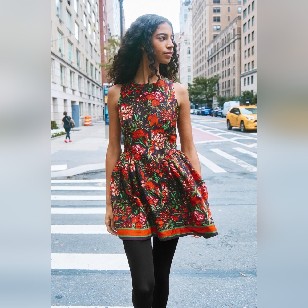 Hunter Layne Bell Red and Green Floral Mini Dress Size 6